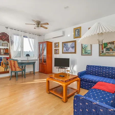 Daire One Bedroom With Balcony In By Renters Poznan