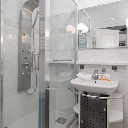 Daire One Bedroom With Balcony In By Renters Poznan