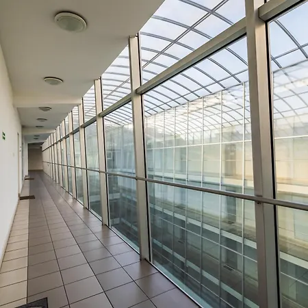 One Bedroom With Balcony In By Renters 公寓